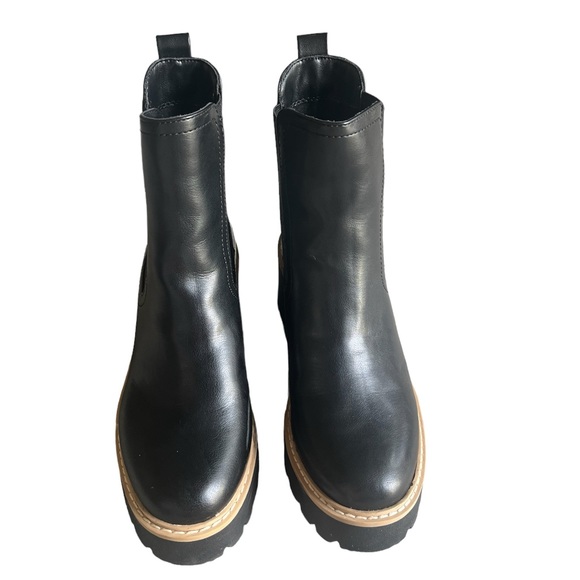 DV Dolce Vita Tobias Platform Lug Chelsea Boot 7 - Picture 2 of 5